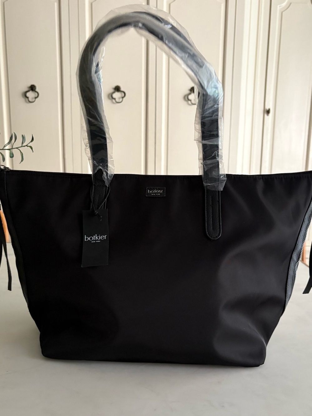NWT Botkier New York Black Women’s Tote Bag